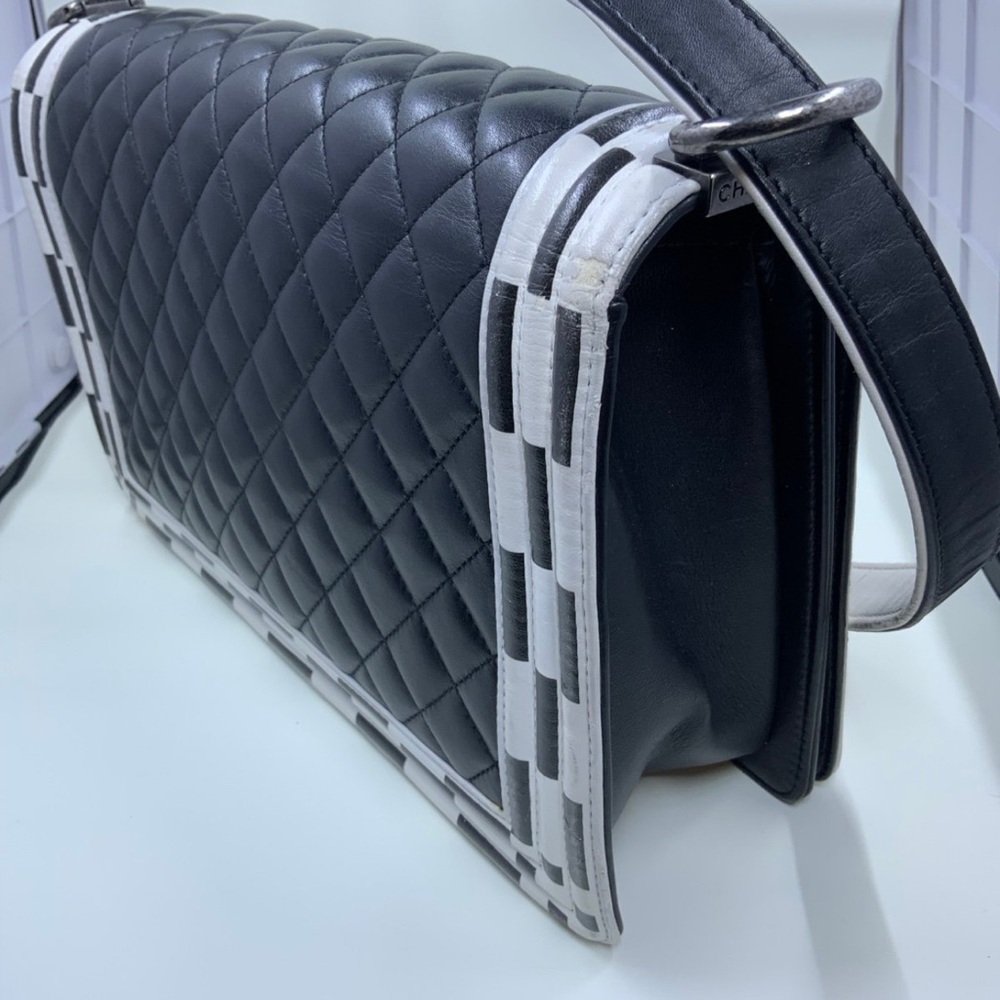 Chanel Boy Bag Original Medium Black and White Checkered Shoulder Bag - Picture 7 of 8